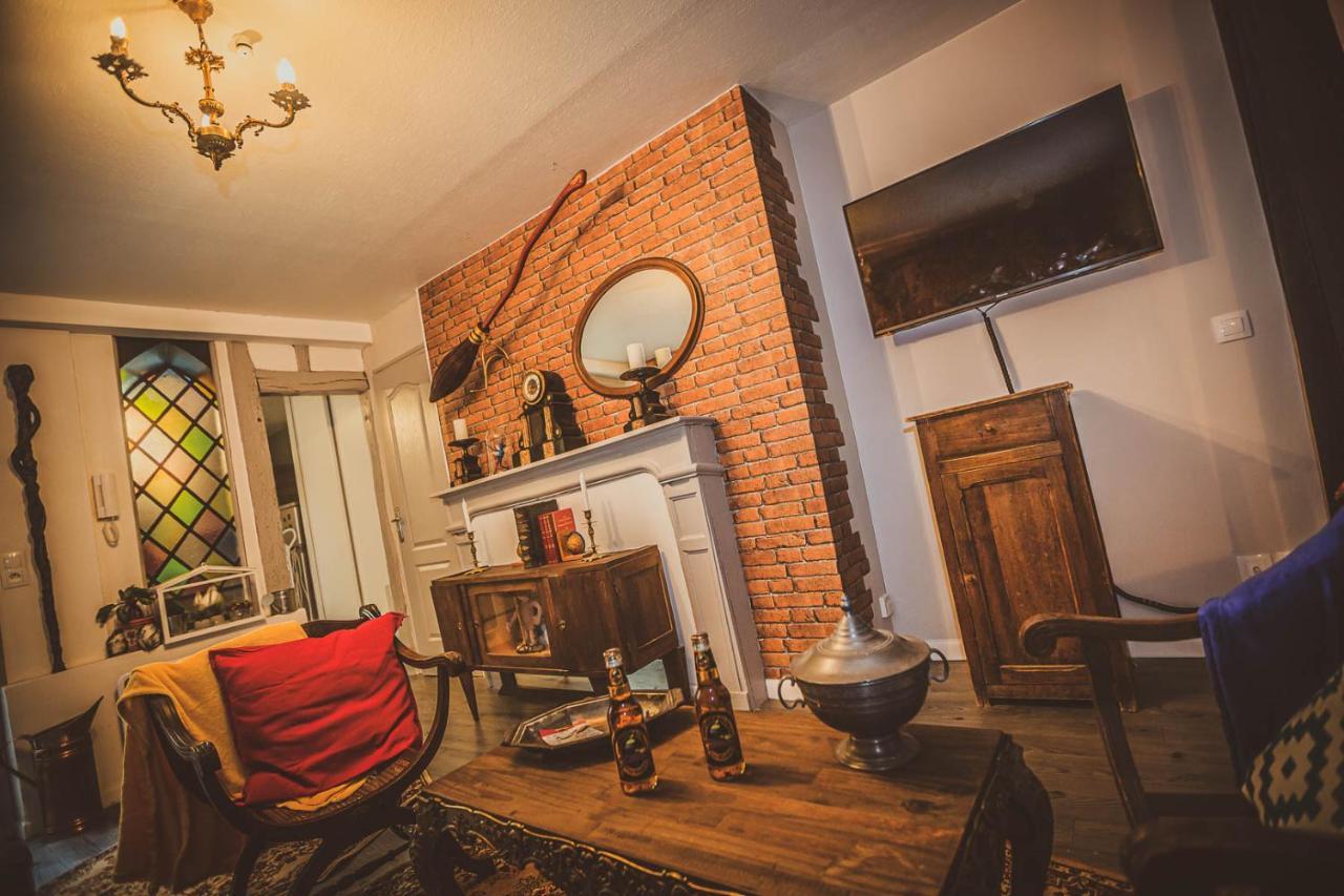 Repaire Du Sorcier Un Apartement Magique Troyes Exterior foto