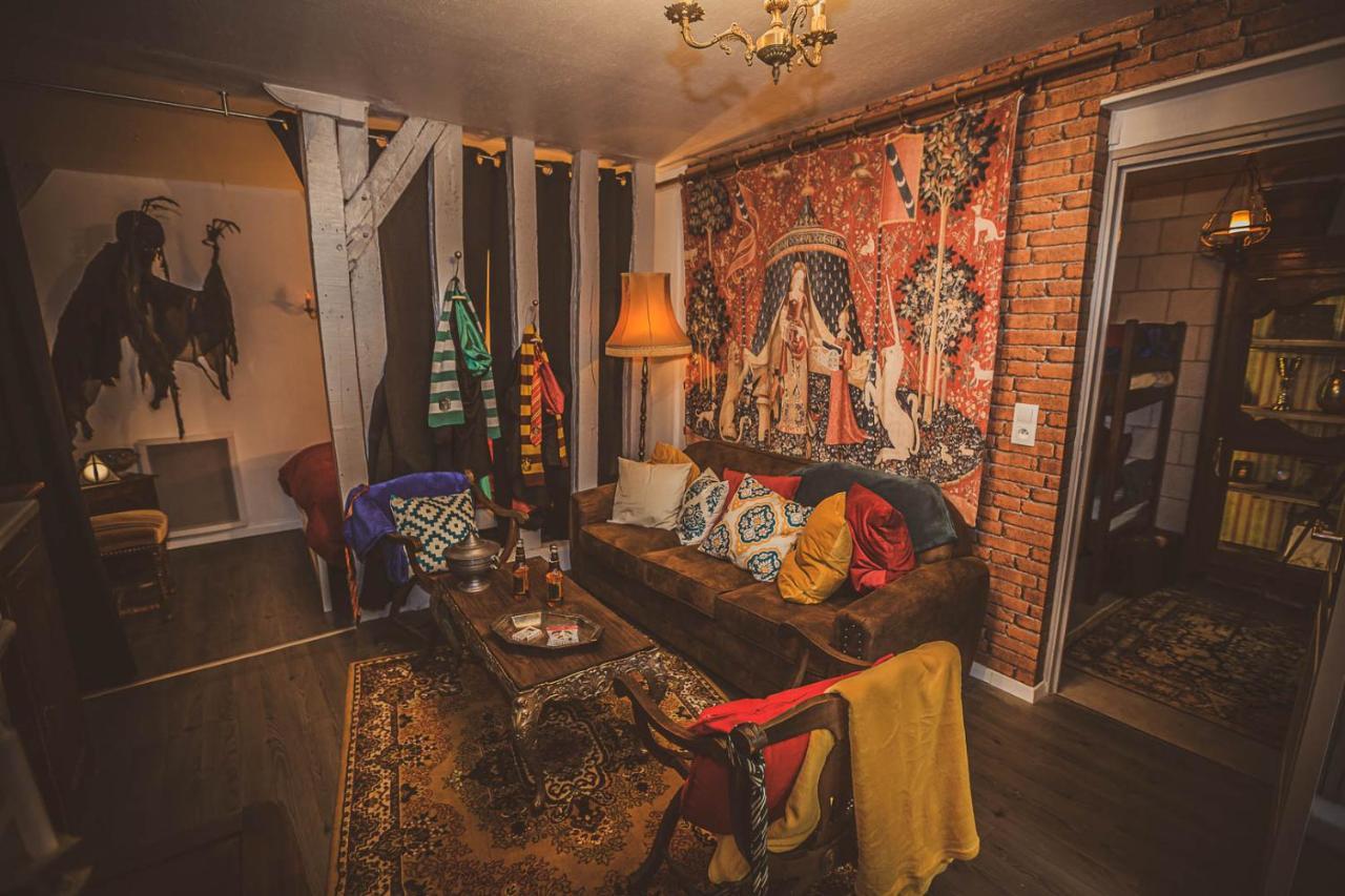 Repaire Du Sorcier Un Apartement Magique Troyes Exterior foto