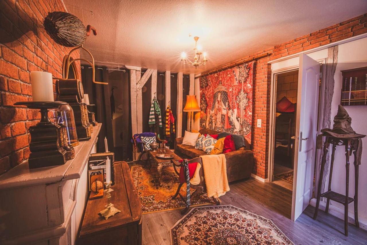 Repaire Du Sorcier Un Apartement Magique Troyes Exterior foto